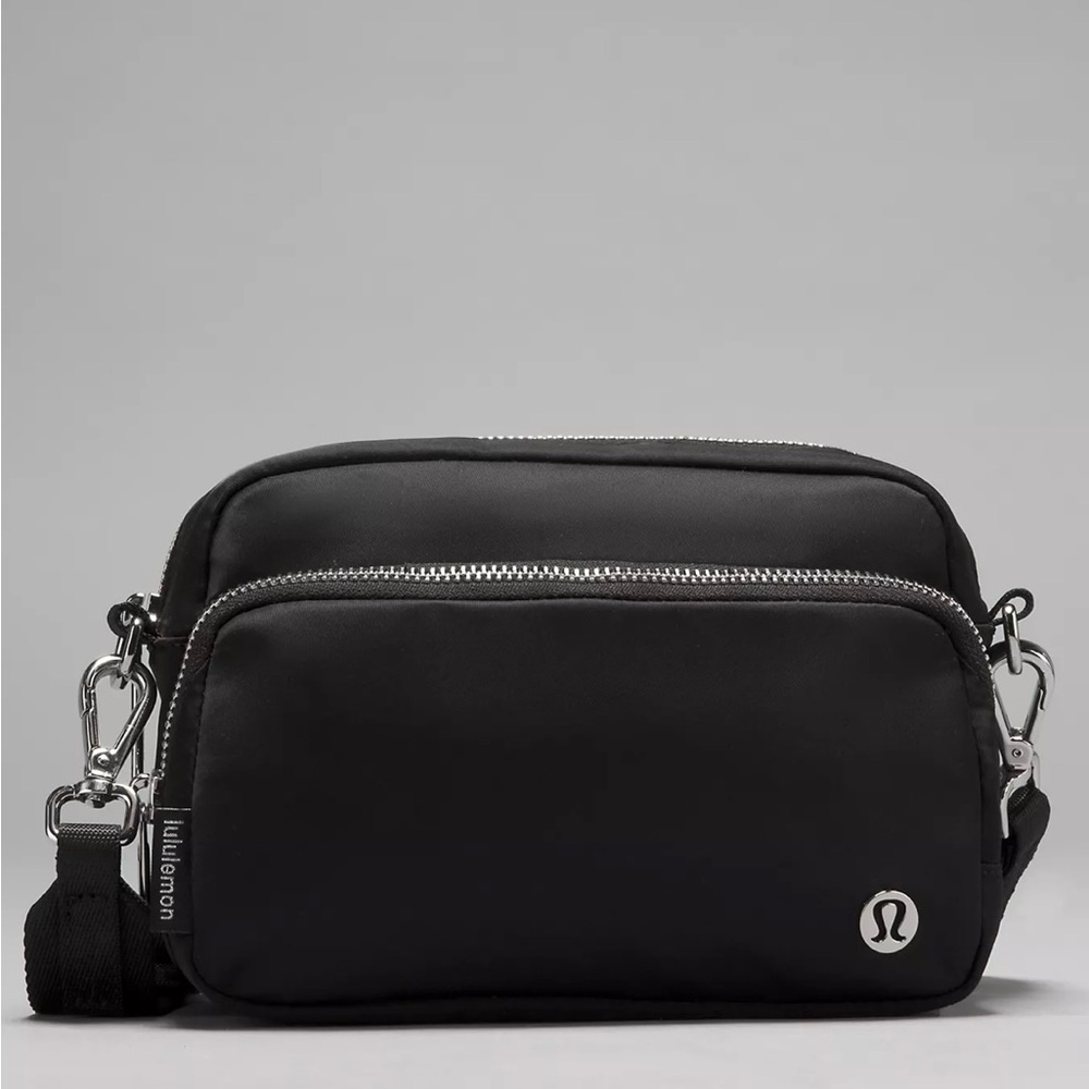 Lululemon Everywhere Crossbody Bag 2L